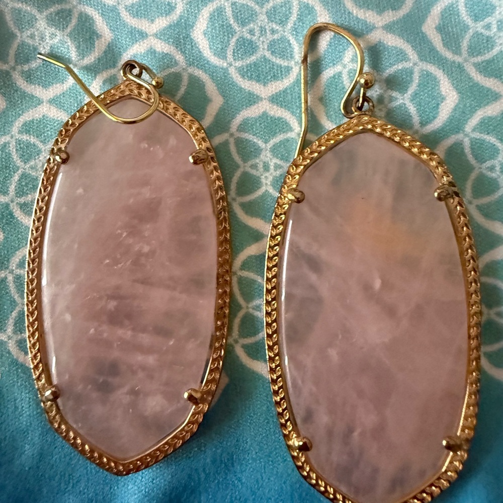 Kendra Scott Gold and Pink Rose Quartz Danielle earrings! Great condition!